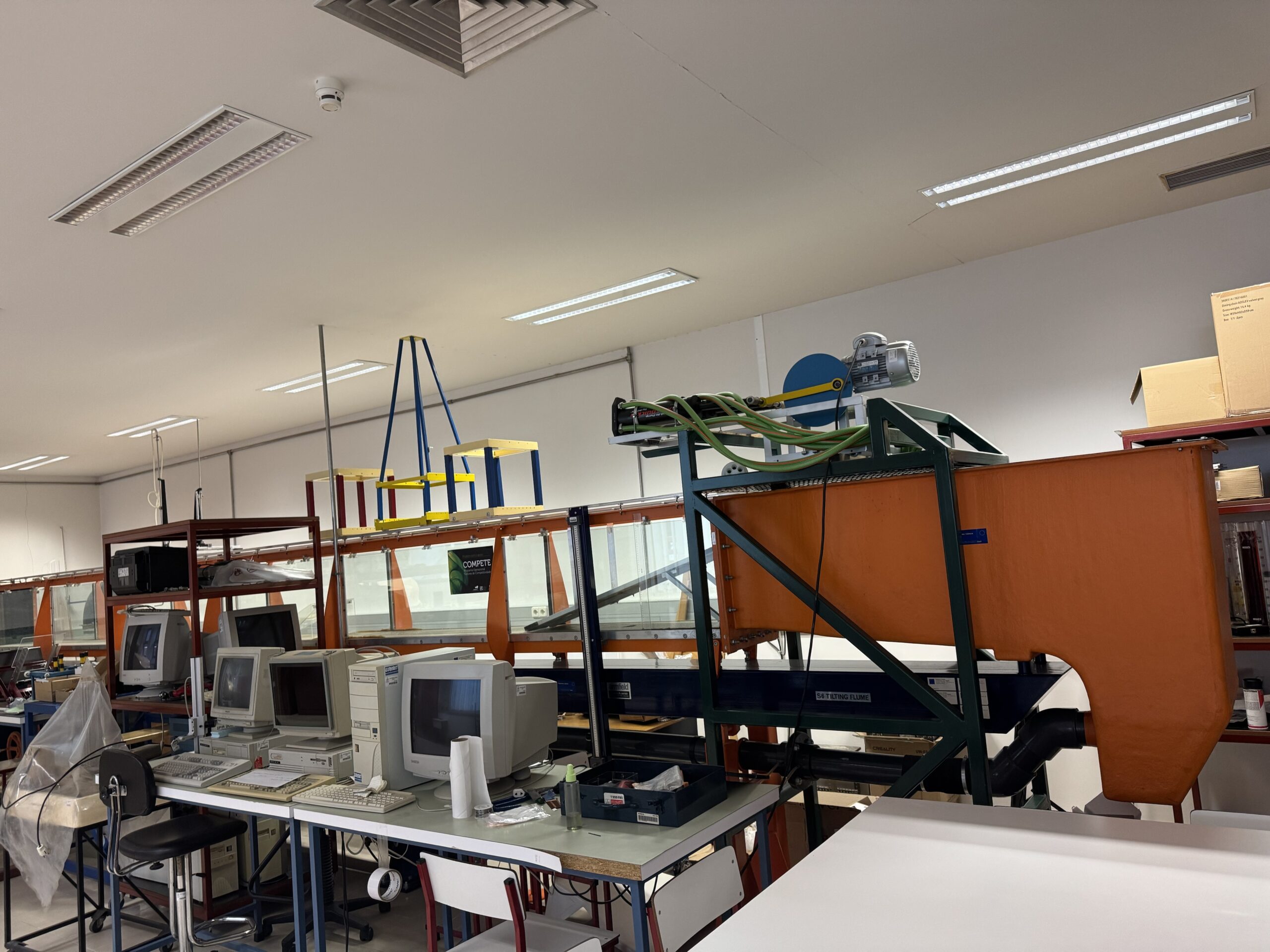 Recirculating Open-Channel Water Flume